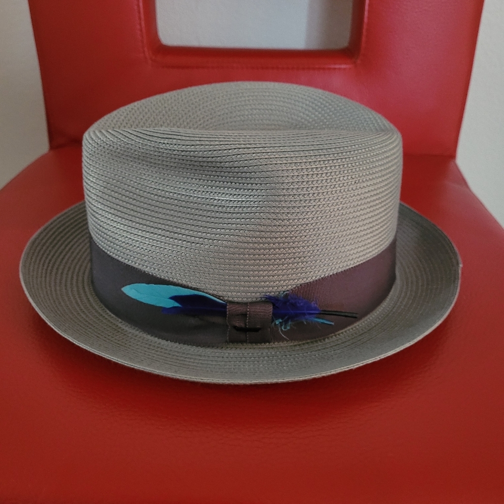 Bailey Craig Fedora- Gray Polypropylene, Size Large, 2” Brim, Good Condition
